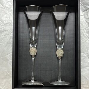 Elegant Crystal Champagne Flutes with Gold Accents
